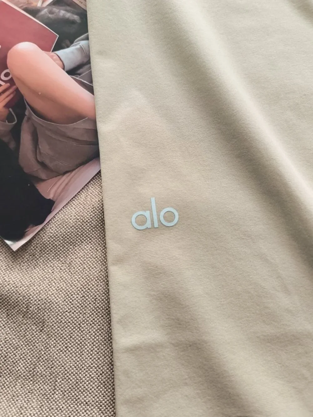 ALO Yoga 🛒Suit Up Trouser Gravel Color 30" Inseam (Regular) New with tags🔖 - Picture 4 of 7